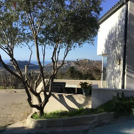 Jolie Location Paisible , Magnifique Vue Mer . Apartment *